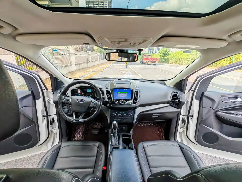 Ford Kuga — миниатюра 10