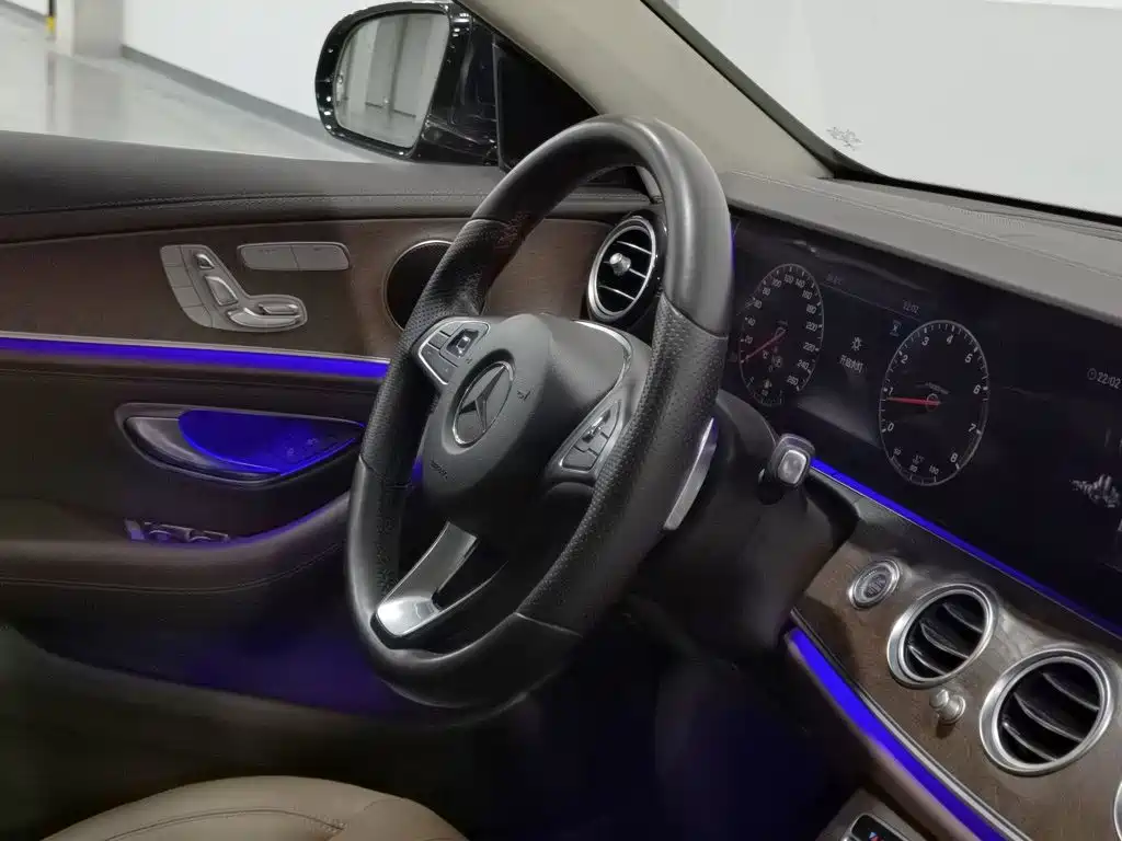 Mercedes-Benz E-Class — миниатюра 22