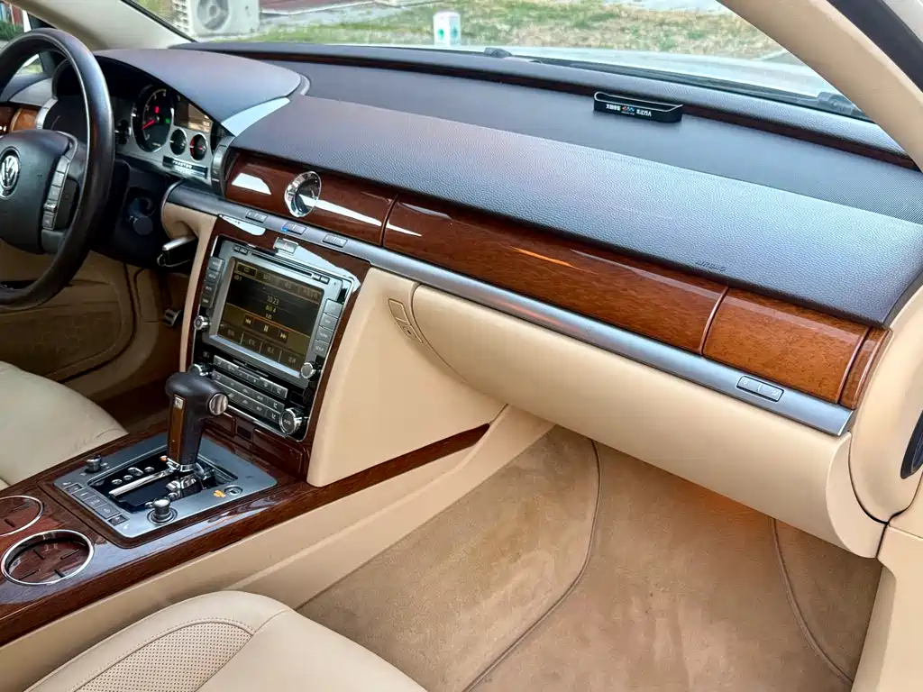 Volkswagen Phaeton — миниатюра 16
