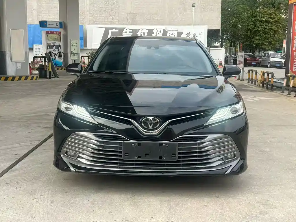 TOYOTA CAMRY