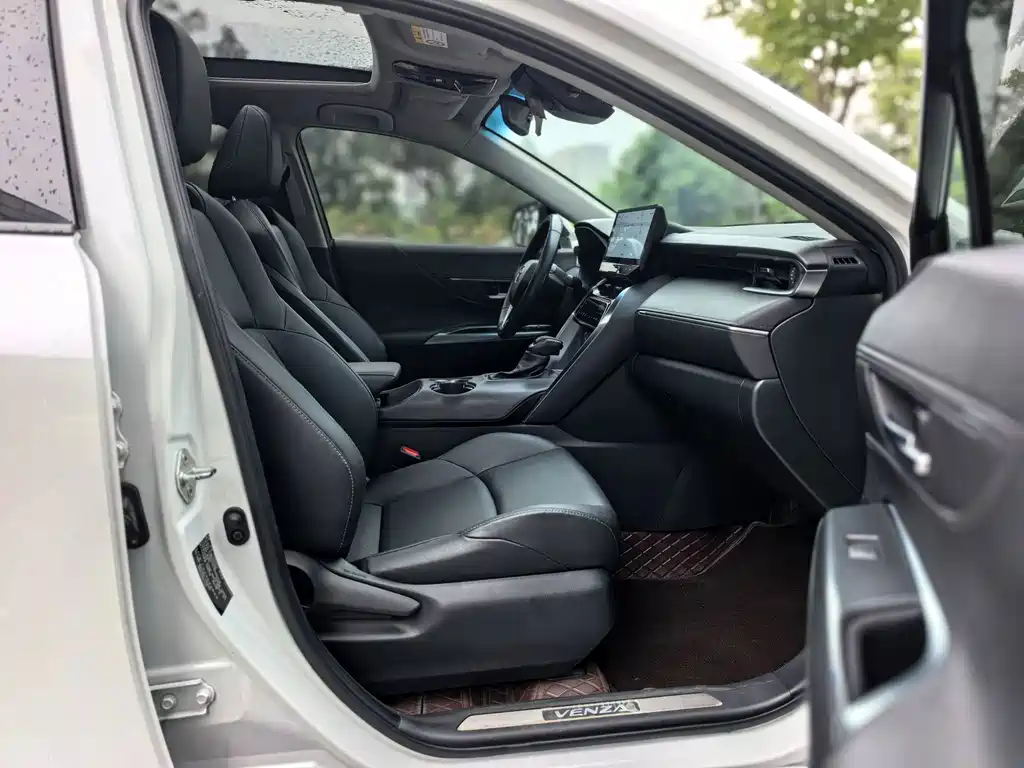 Toyota Venza — миниатюра 13
