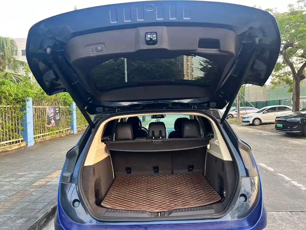 Lincoln MKC — миниатюра 11