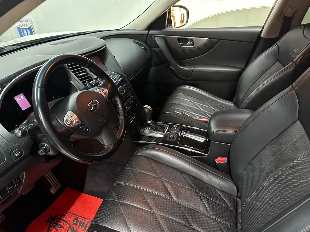 Infiniti QX70 2013 3.7L