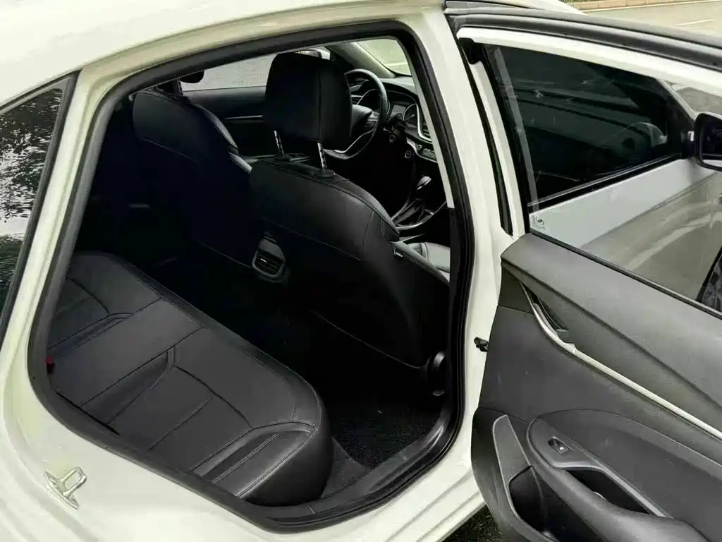 Buick Excelle — миниатюра 7