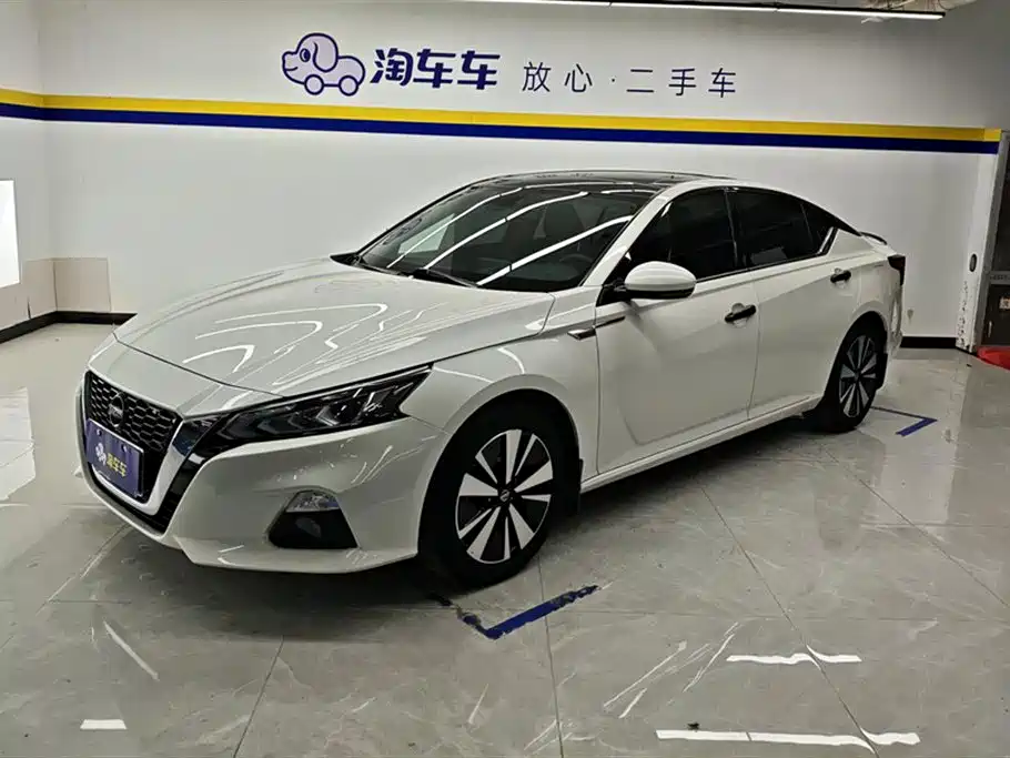 NISSAN TEANA