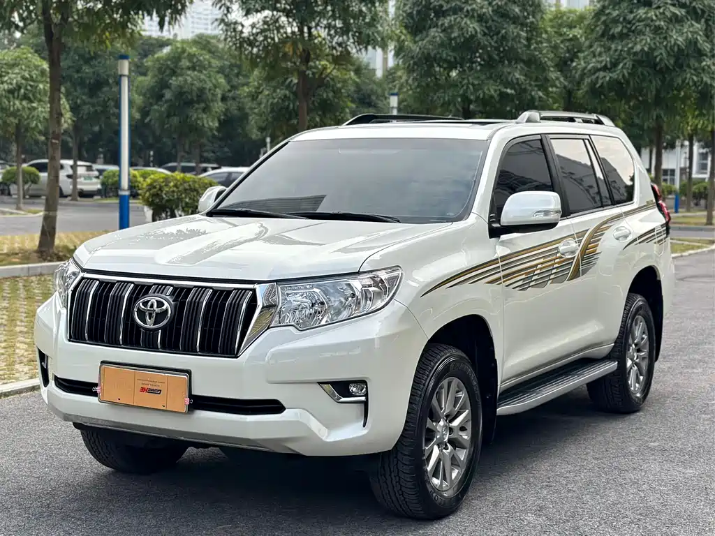 TOYOTA PRADO