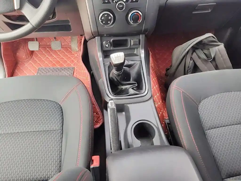 Isuzu TAGA Daga — миниатюра 14