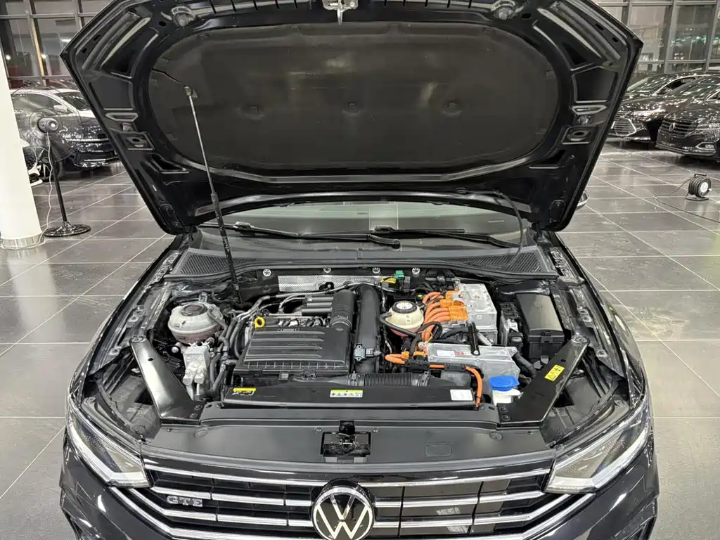 Volkswagen Magotan PHEV — миниатюра 11