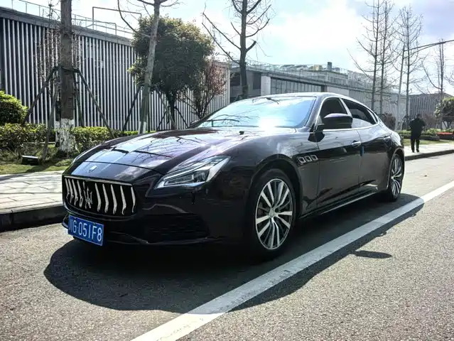 Maserati Quattroporte
