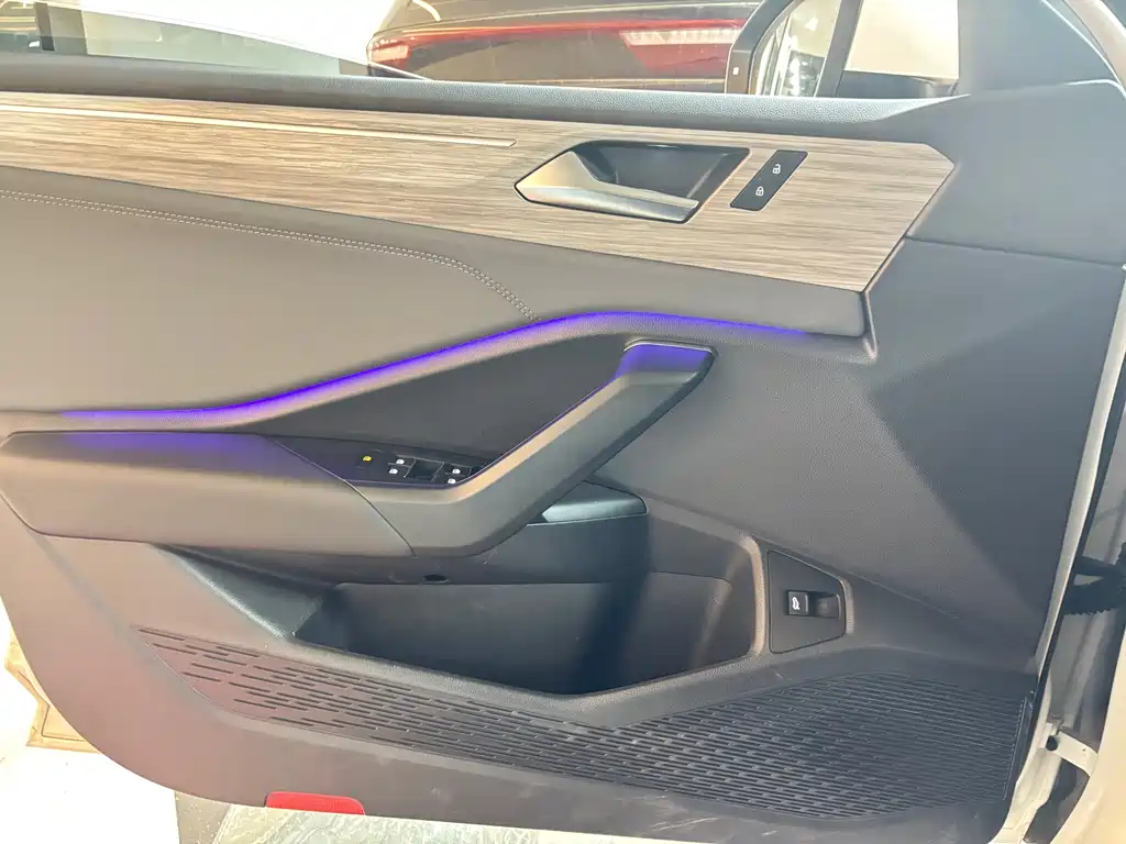 Volkswagen Sagitar 2023 300TSI DSG