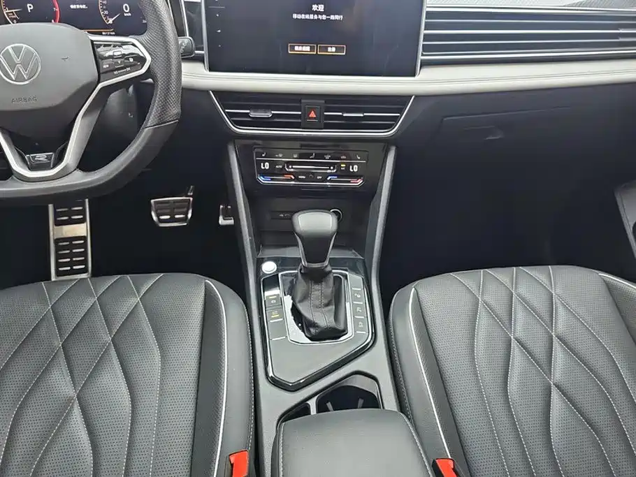 Volkswagen Tiguan L — миниатюра 16