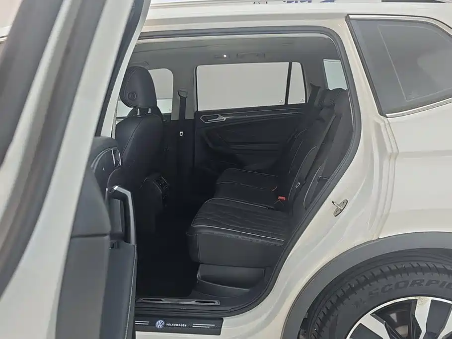 Volkswagen Tiguan L — миниатюра 11