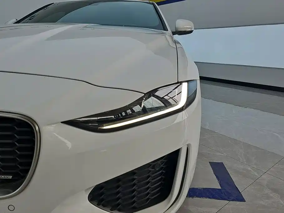 Jaguar XEL — миниатюра 5