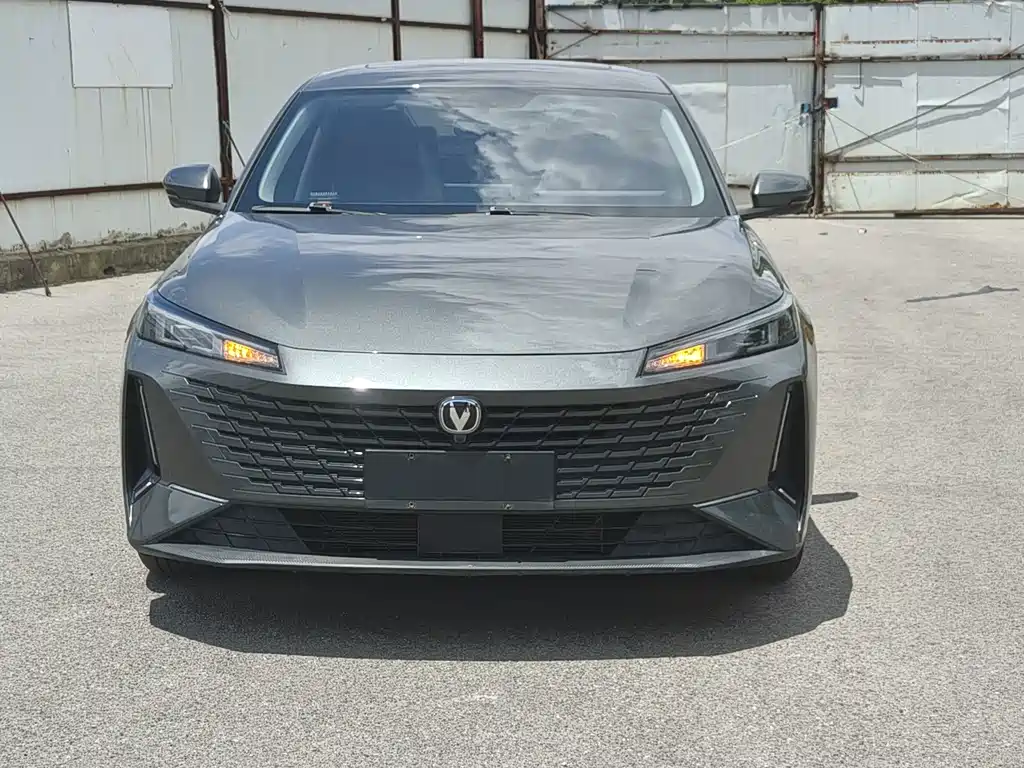 Changan Yida — миниатюра 2