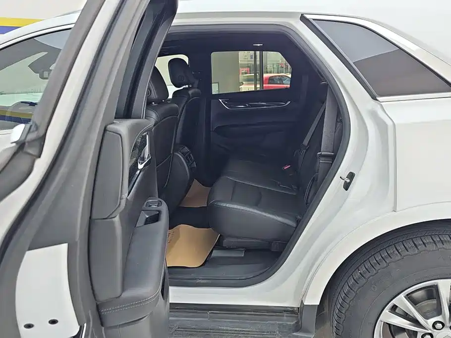 Cadillac XT5 — миниатюра 11
