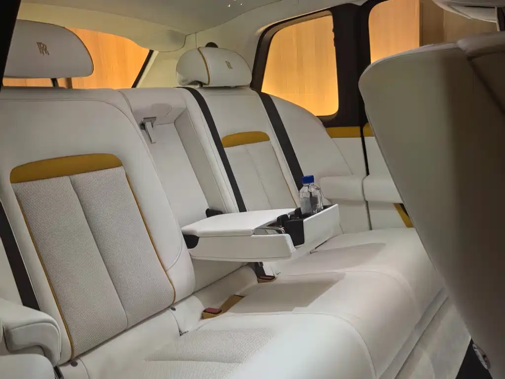 Rolls-Royce Cullinan — миниатюра 11