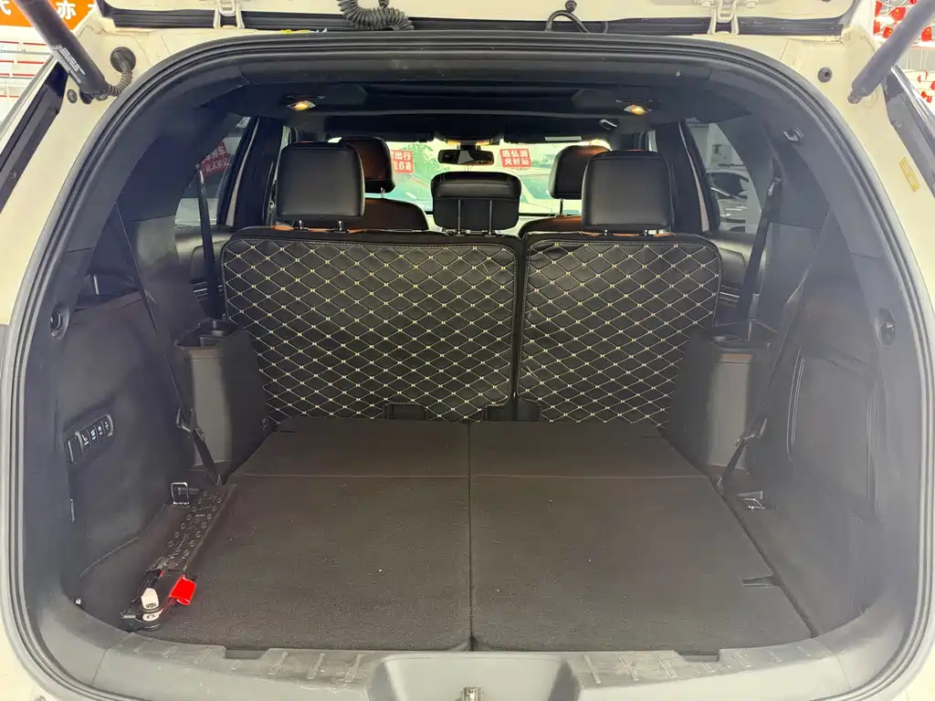 Ford Explorer (Import) — миниатюра 15