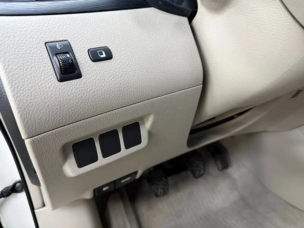 Nissan Tiida 2011 1.6L MT Comfort