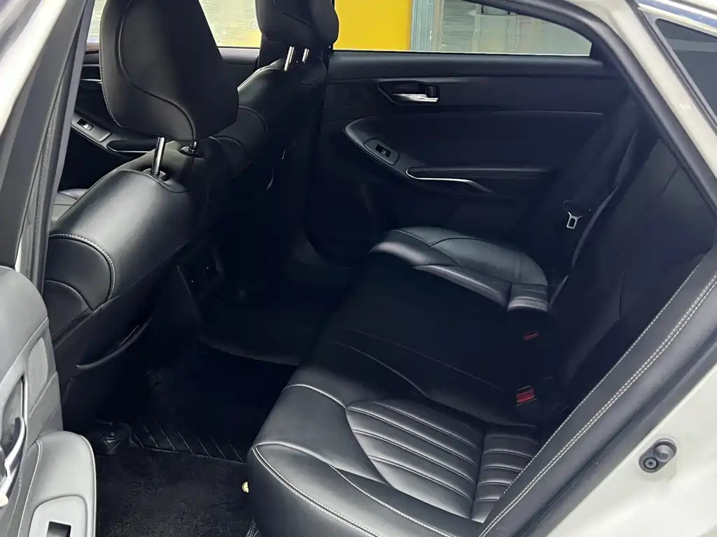 Toyota Avalon 2019 2.0L VI