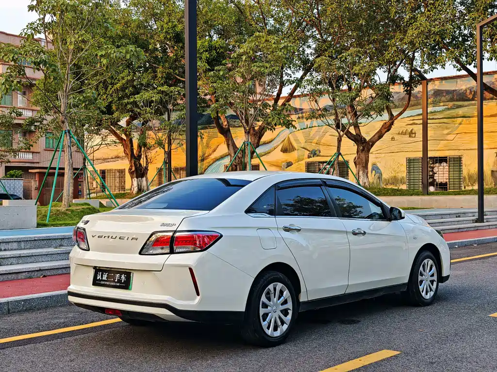 Venucia D60 EV — миниатюра 4