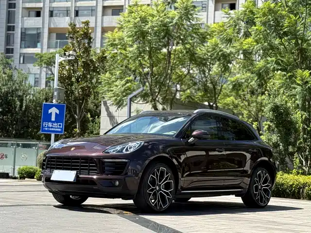 PORSCHE MACAN 2016