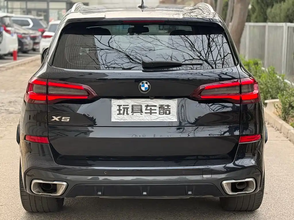 BMW X5 2022 xDrive 30Li Premium M Sport
