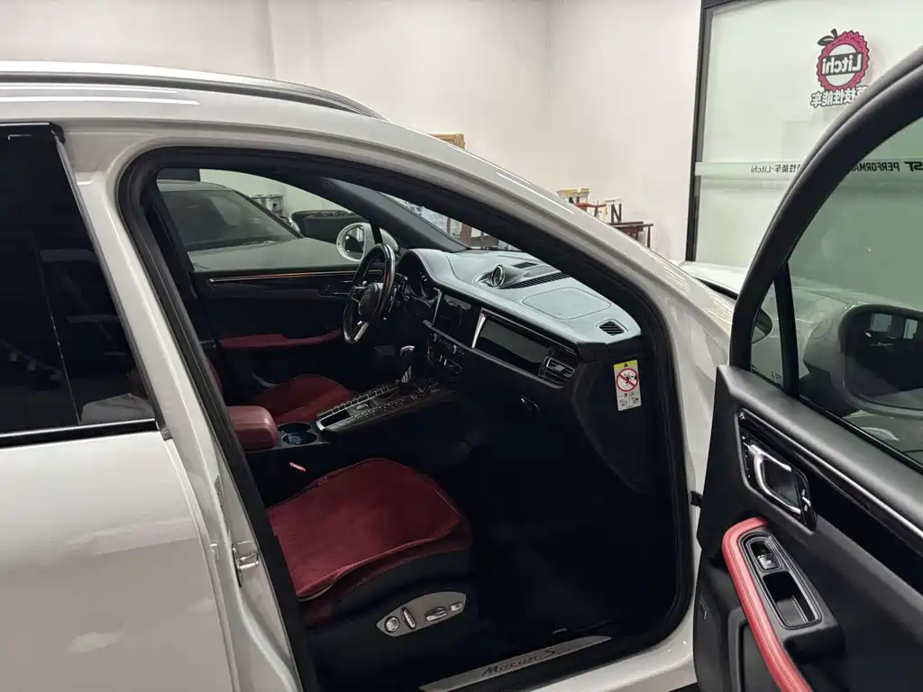 Porsche Macan — миниатюра 3
