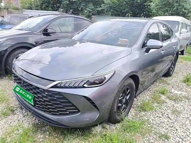 2025 BYD Qin
