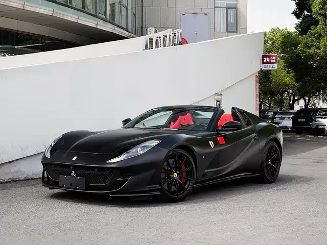 FERRARI  812 2022