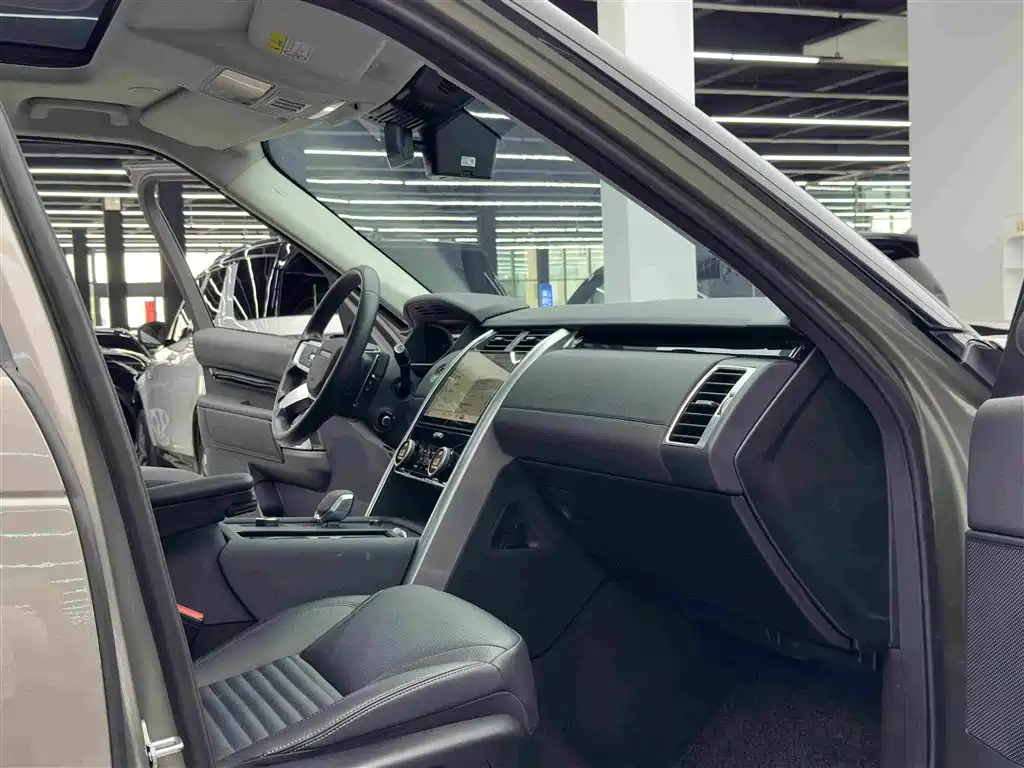Land Rover Discovery 2024 360PS S