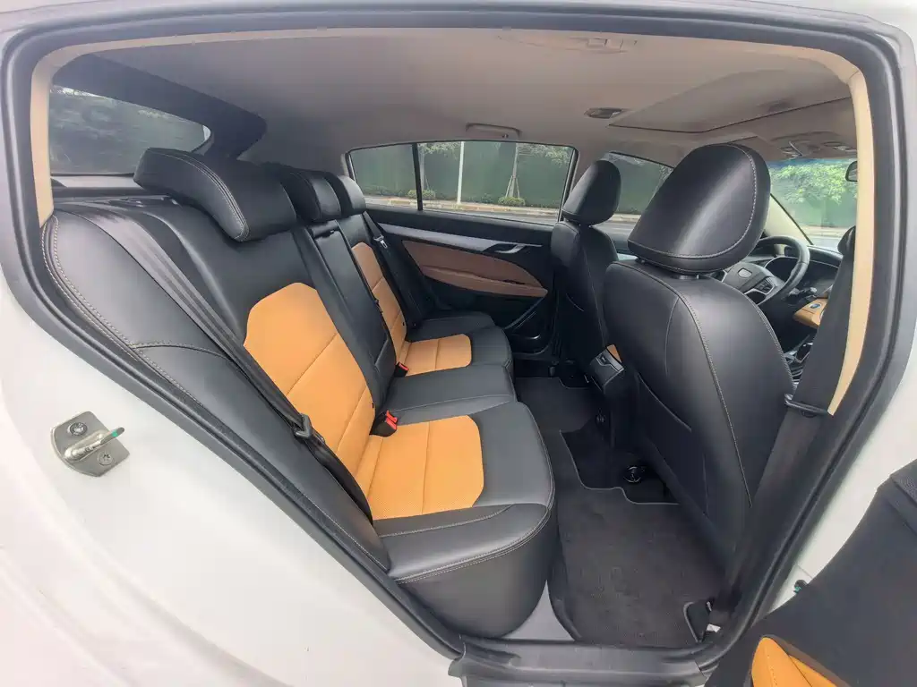 Geely Vision S1 — миниатюра 8