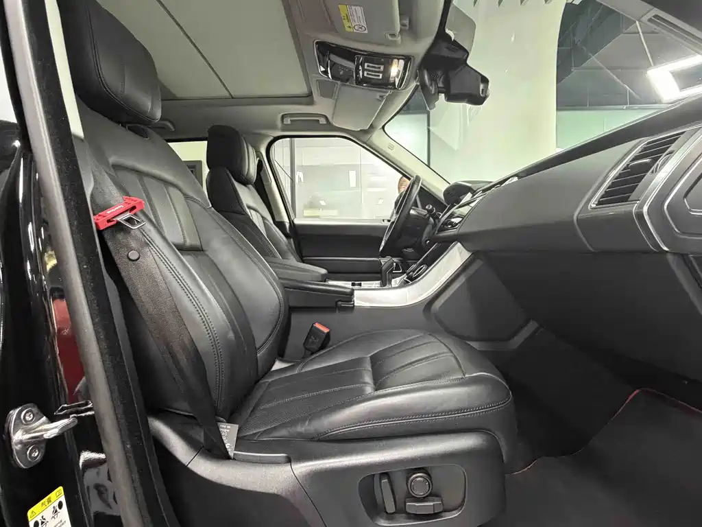 Land Rover Sport PHEV — миниатюра 7