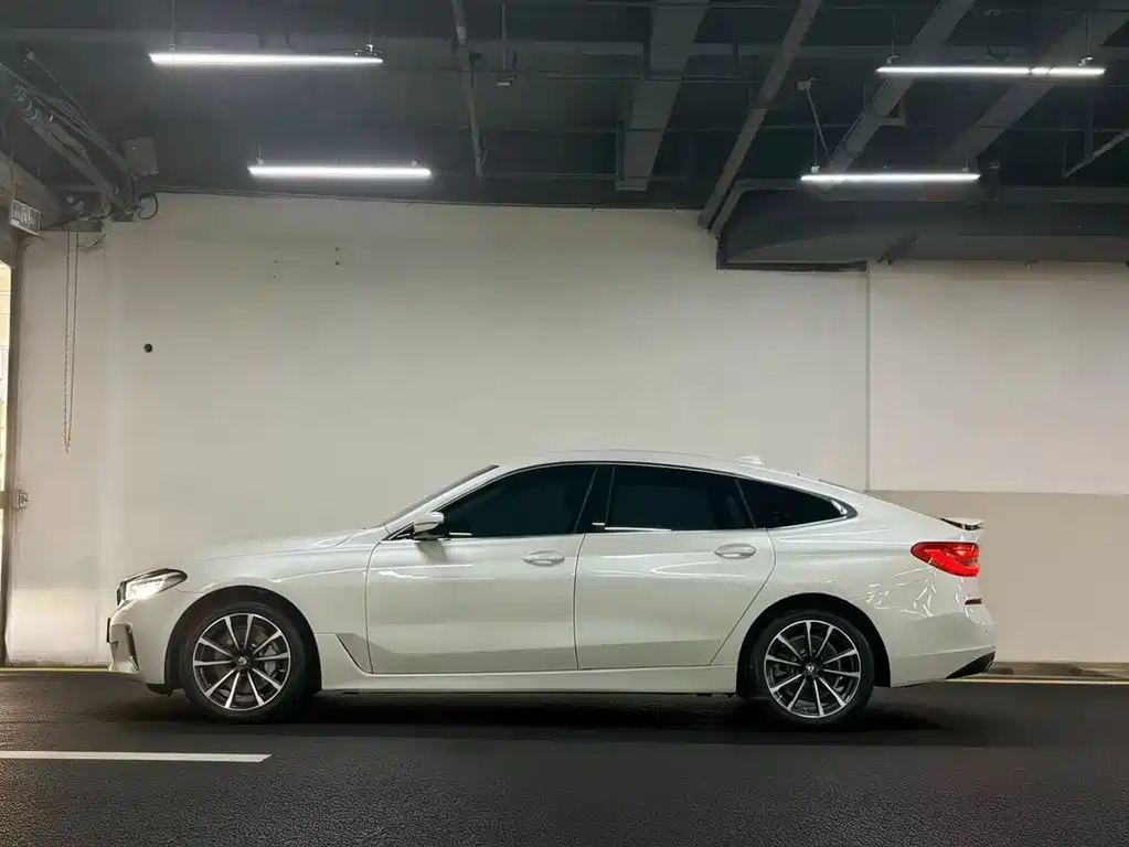 BMW 6 GT 2022 630i Luxury