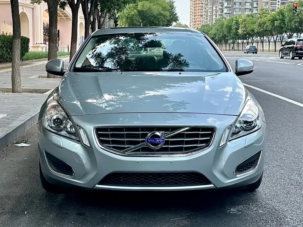 Volvo S60 (Import) — миниатюра 2