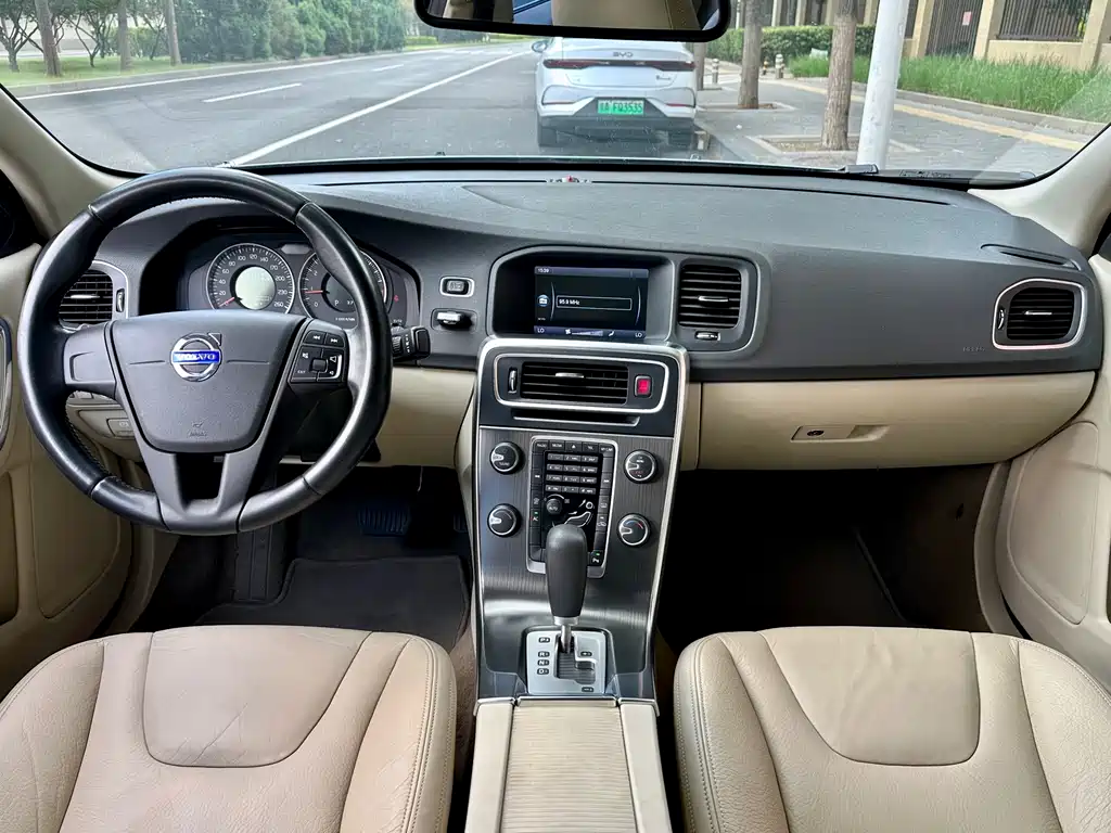Volvo S60 (Import) — миниатюра 7