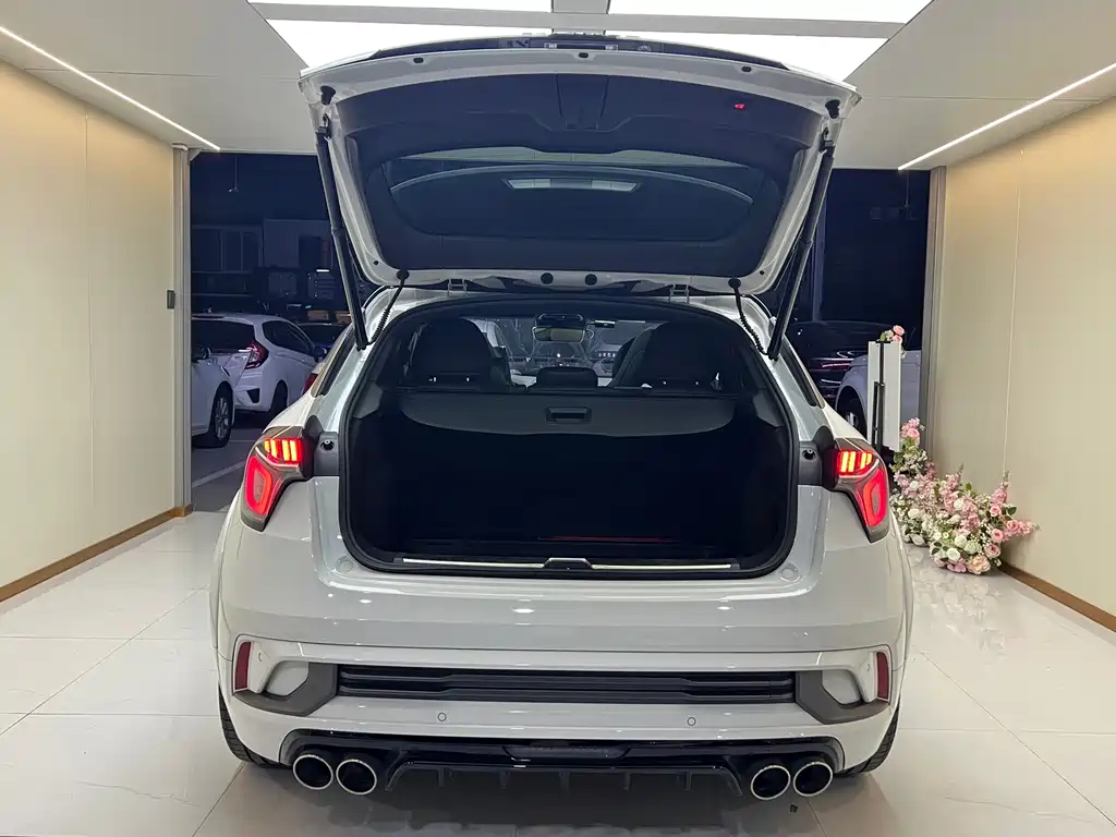 Lynk & Co 02 Hatchback — миниатюра 22