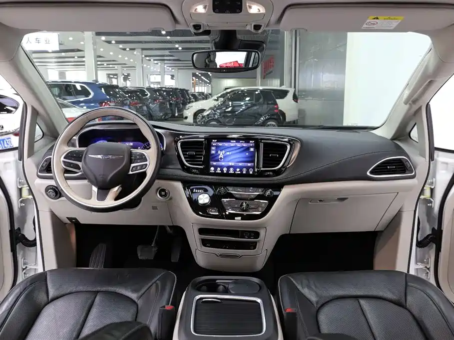 Chrysler Grand Voyager 2017 3.6L Premium