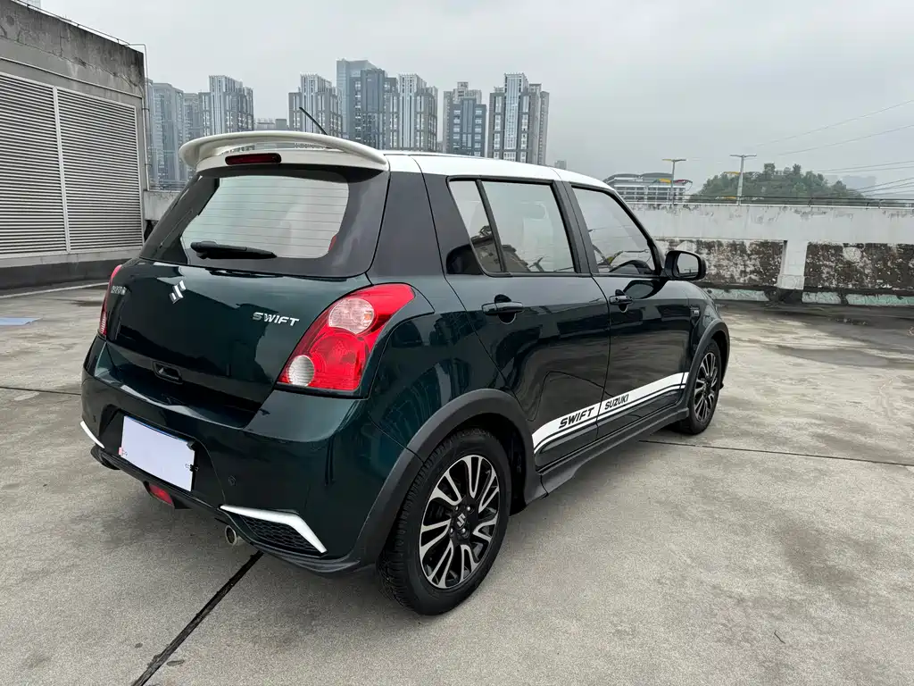 SUZUKI SWIFT