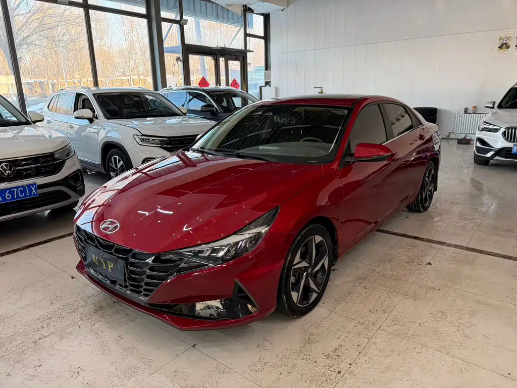 HYUNDAI ELANTRA