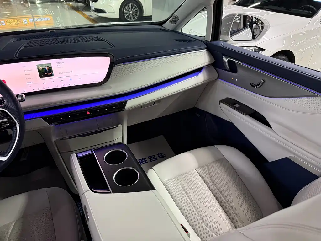 BUICK GL8 NEW ENERGY