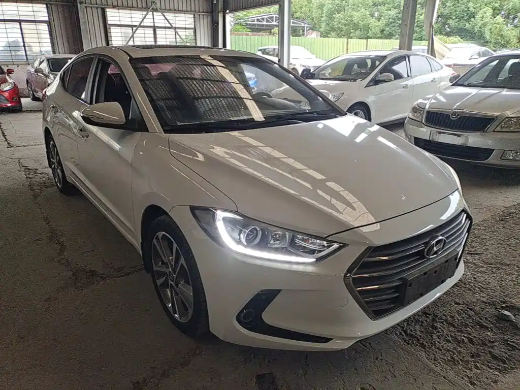Hyundai Elantra — миниатюра 4