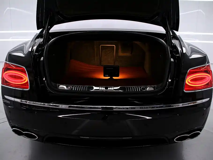 Bentley Flying Spur — миниатюра 16