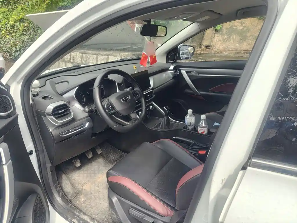 Geely Binyue — миниатюра 12