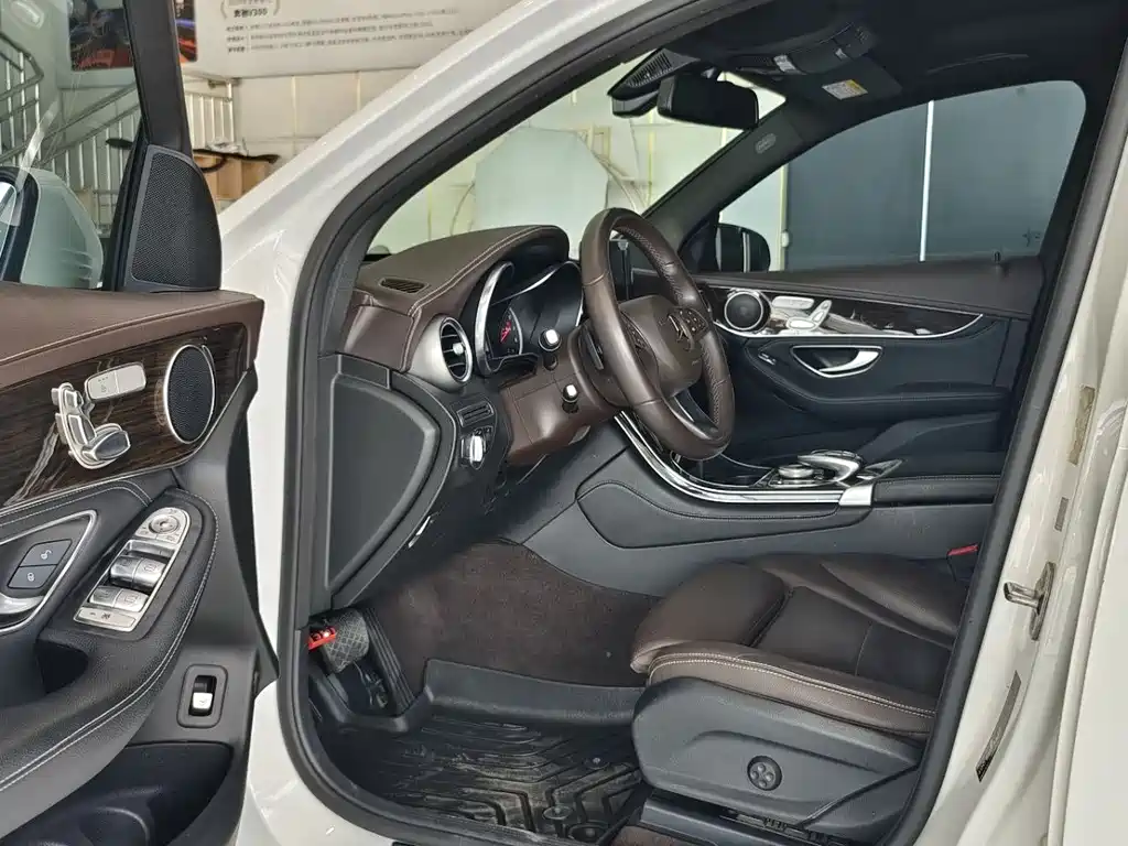 Mercedes-Benz GLC 2017 GLC 260 4MATIC