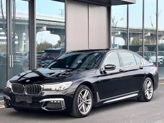BMW 7 SERIES