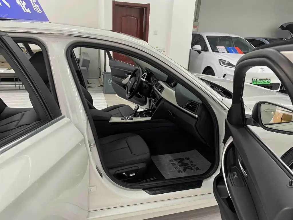 BMW 3 Series — миниатюра 12