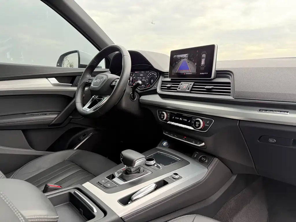 Audi Q5L 2020 40 TFSI Fashion