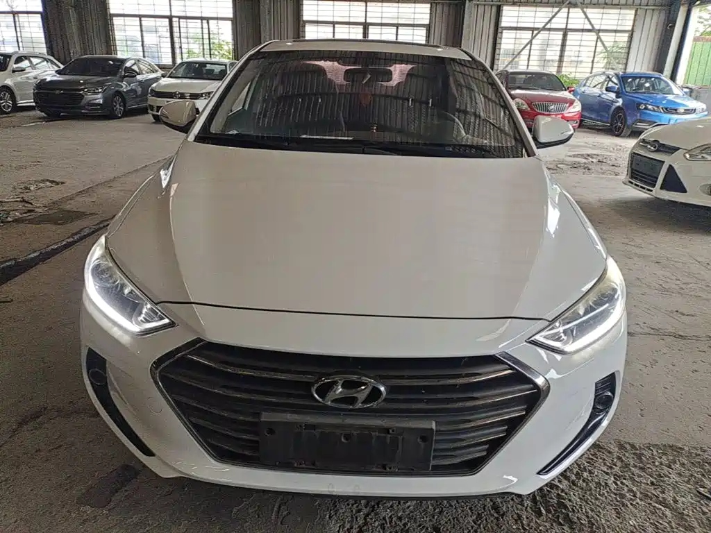 Hyundai Elantra — миниатюра 3