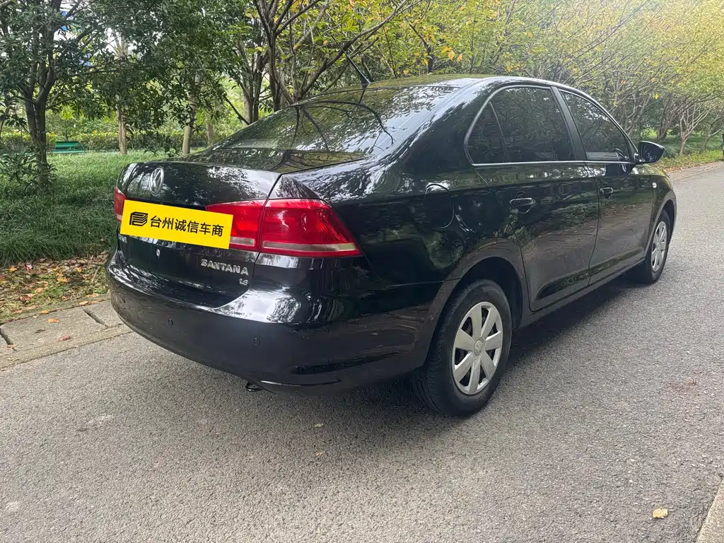 Volkswagen Santana — миниатюра 4
