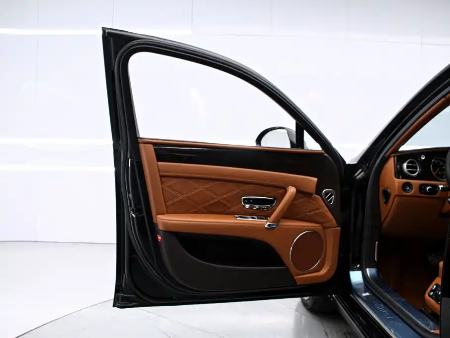 Bentley Flying Spur — миниатюра 11